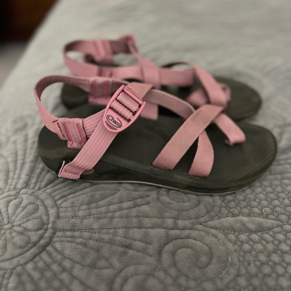 Chaco Z Cloud 2 toe loop. Size 8 Rose color. Only wore these a couple of times. - Picture 2 of 3